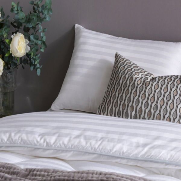 The Fine Bedding Company Boutique Silk Pillow