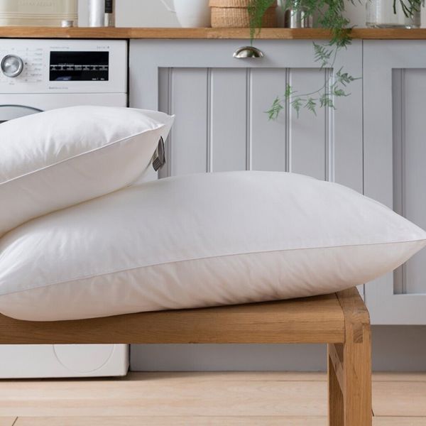 The Fine Bedding Company Spundown Pillow